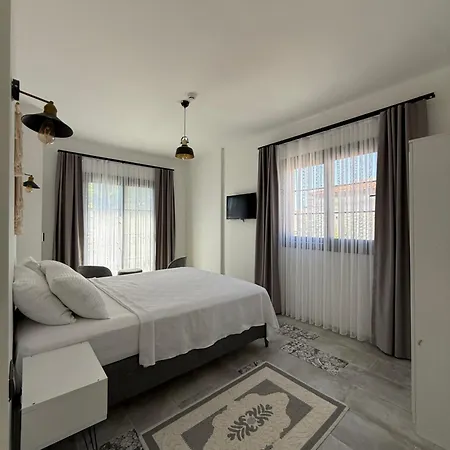 Hotel La Chance 3*